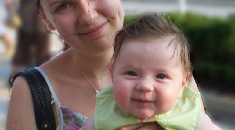 Happy Baby with Mum | Alpha Airport Parking